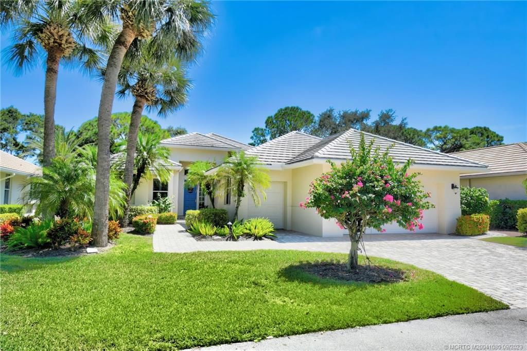 Photo of 3531 SE Cambridge Drive, Stuart, FL 34997 (MLS # M20041080)