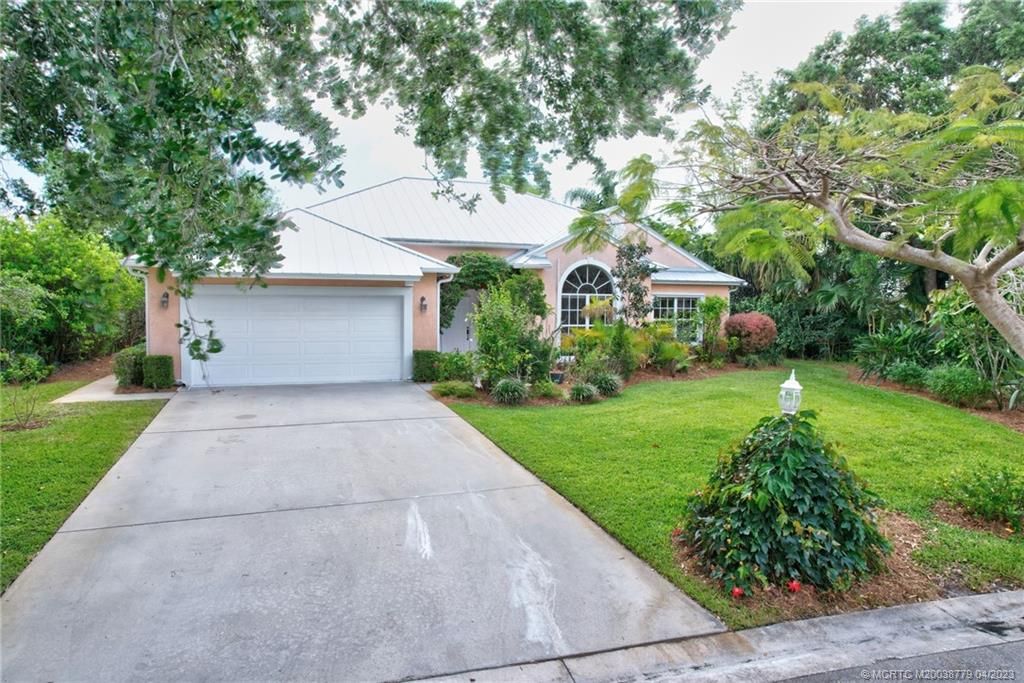 Photo of 5041 SE Bent Wood Drive, Stuart, FL 34997 (MLS # M20038779)