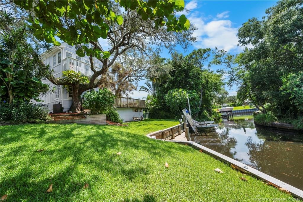 Photo of 3049 SW Woodland Trail, Palm City, FL 34990 (MLS # M20051287)