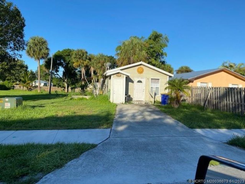 Photo of 4770 SE Ebbtide Avenue, Stuart, FL 34997 (MLS # M20036073)