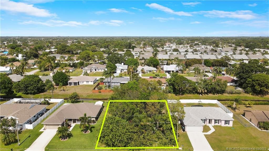 Photo of 2611 SE Caladium Avenue, Port Saint Lucie, FL 34952 (MLS # M20038430)