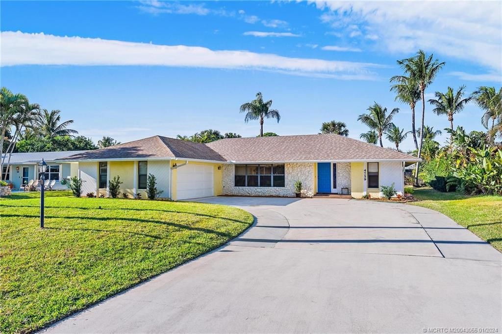 Photo of 4759 SE Bayshore Terrace, Stuart, FL 34997 (MLS # M20043055)