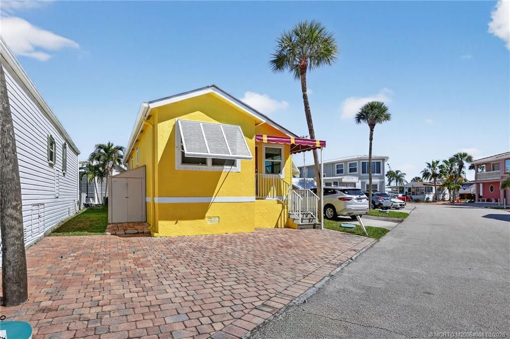 Photo of 630 Nettles Boulevard, Jensen Beach, FL 34957 (MLS # M20054088)