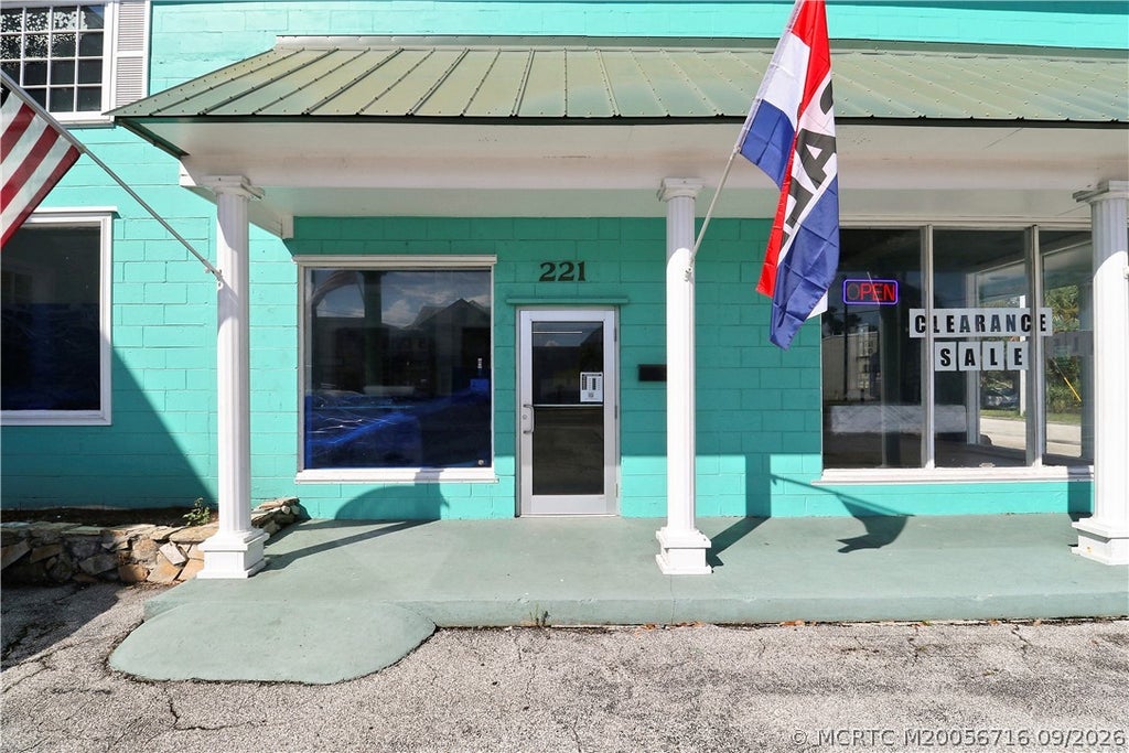 Photo of 221 N US Highway 1 Highway, Fort Pierce, FL 34950 (MLS # M20056716)