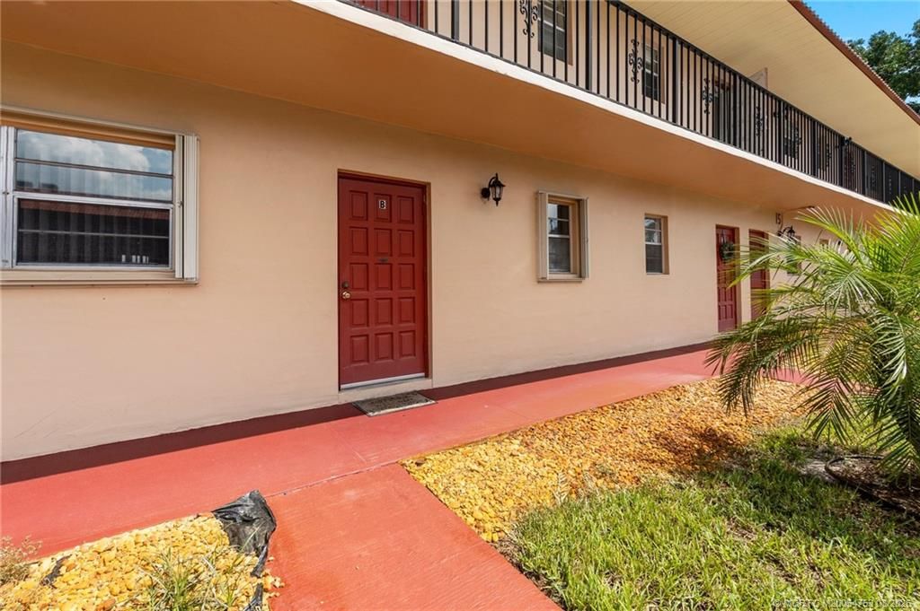 Photo of 1929 SW Palm City Road #15B, Stuart, FL 34994 (MLS # M20054753)