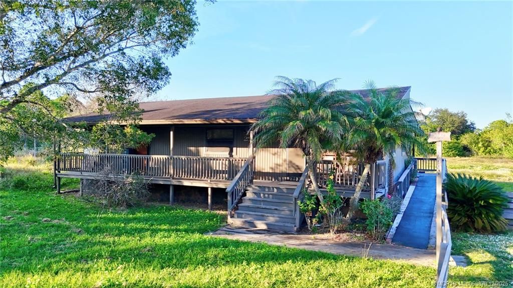 Photo of 2550 Tilton Road, Port Saint Lucie, FL 34952 (MLS # M20053370)