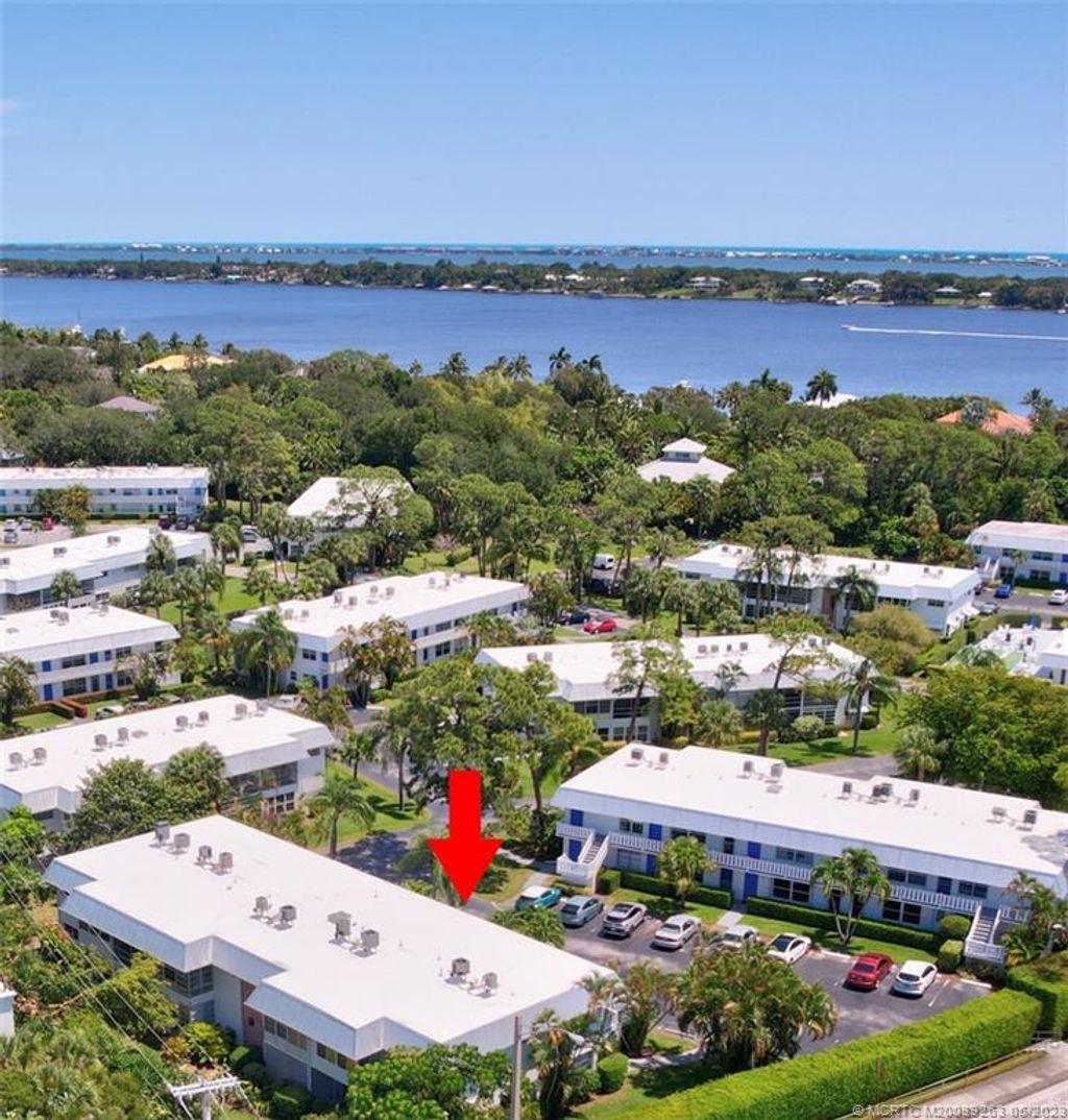 Photo of 2929 SE Ocean Boulevard #M9, Stuart, FL 34996 (MLS # M20039263)