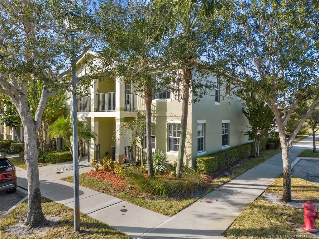 Photo of 2125 SE Glen Ridge Drive, Port Saint Lucie, FL 34952 (MLS # M20041803)