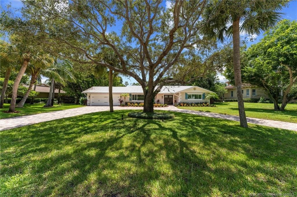 Photo of 3 Mandalay Road, Stuart, FL 34996 (MLS # M20040696)