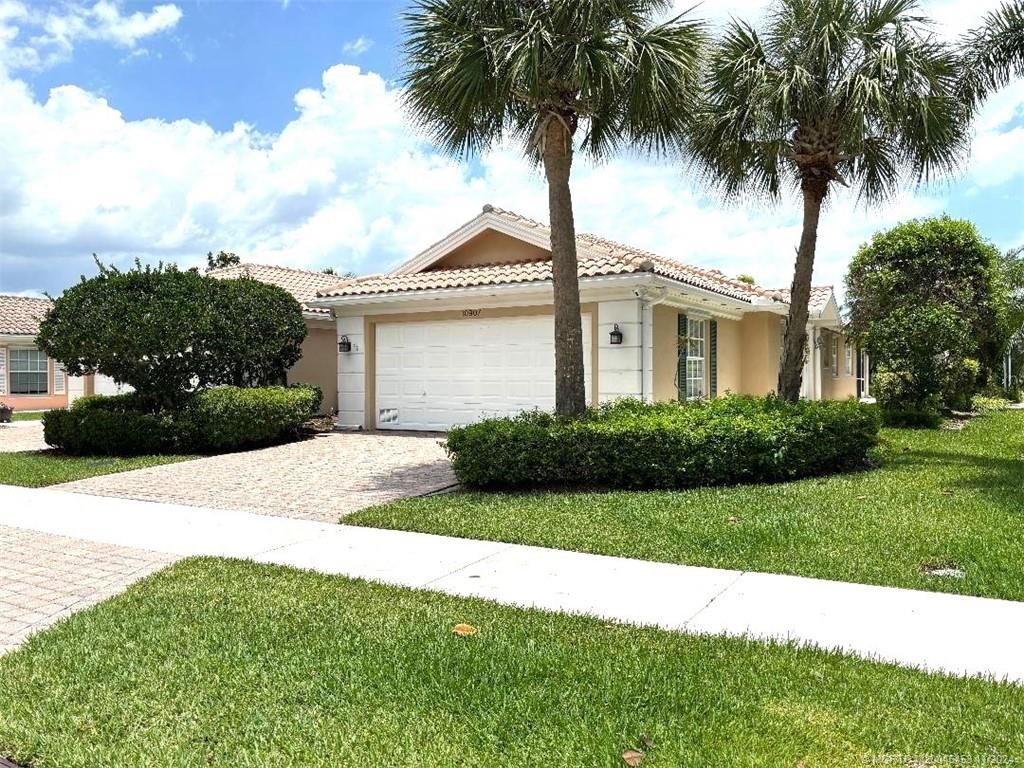 Photo of 10907 SW Dardanelle Drive, Port Saint Lucie, FL 34987 (MLS # M20045453)