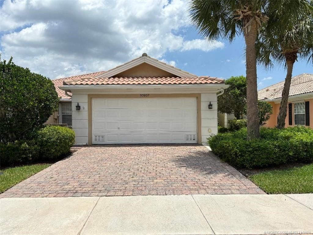 Photo of 10907 SW Dardanelle Drive, Port Saint Lucie, FL 34987 (MLS # M20045453)