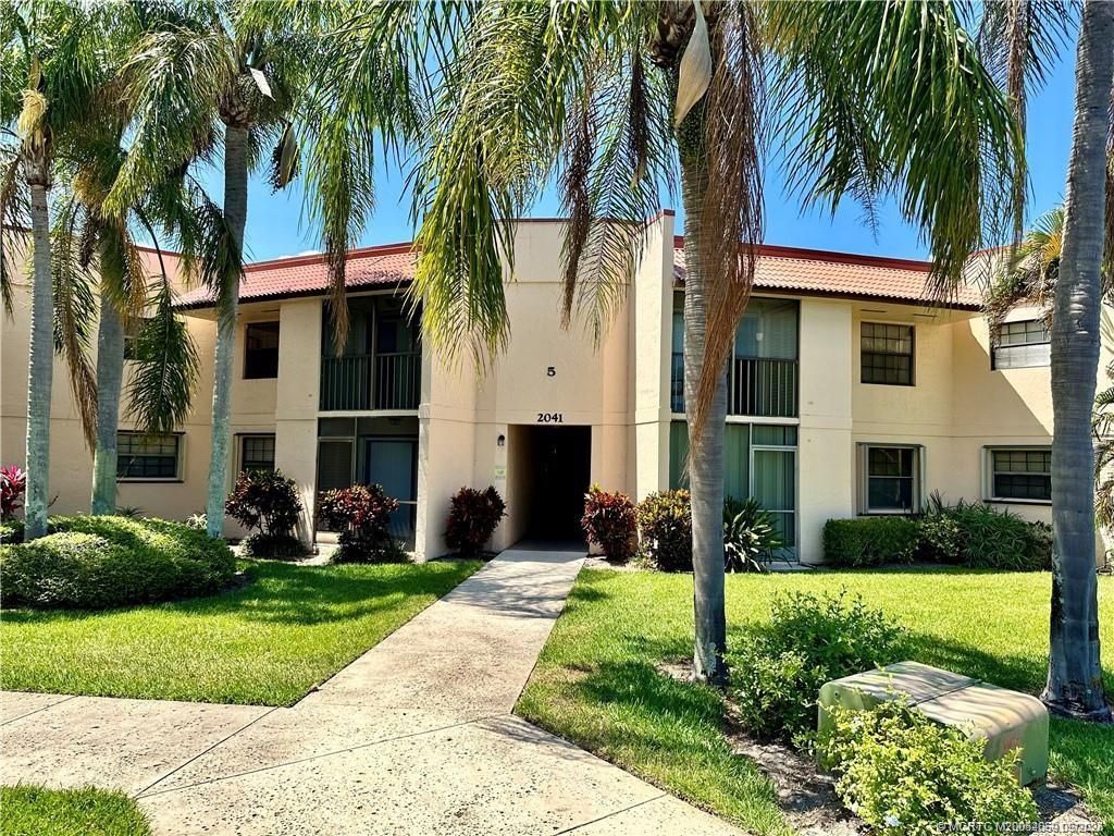 Photo of 2041 NE Collins Circle #5-1, Jensen Beach, FL 34957 (MLS # M20052059)