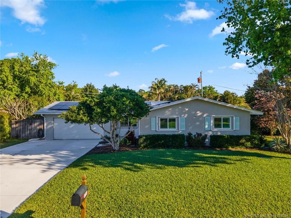 Photo of 1713 SW 32nd Terrace, Palm City, FL 34990 (MLS # M20043519)