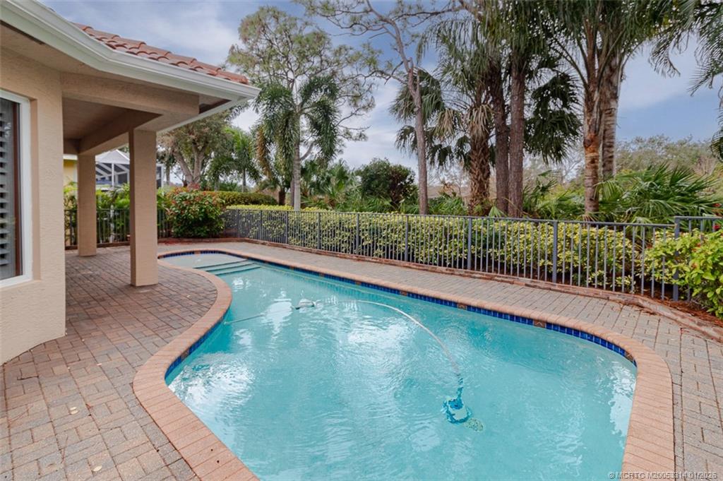 742 SW Palm Cove Drive