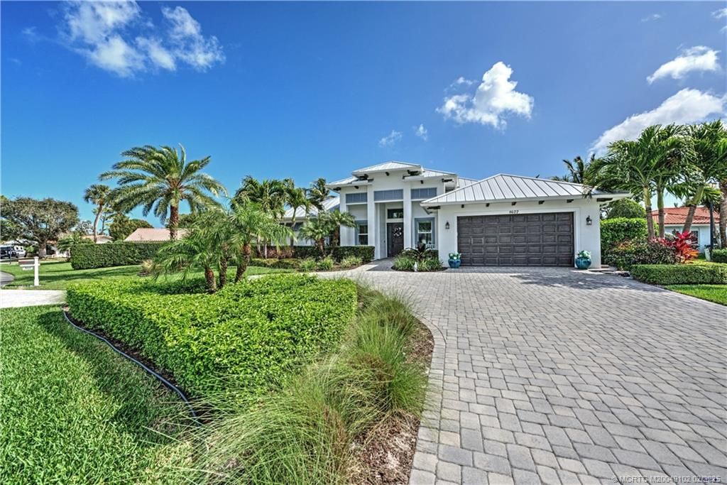 Photo of 8622 SE Soundings Place, Hobe Sound, FL 33455 (MLS # M20049102)