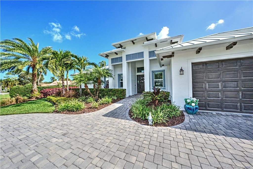 Photo of 8622 SE Soundings Place, Hobe Sound, FL 33455 (MLS # M20049102)