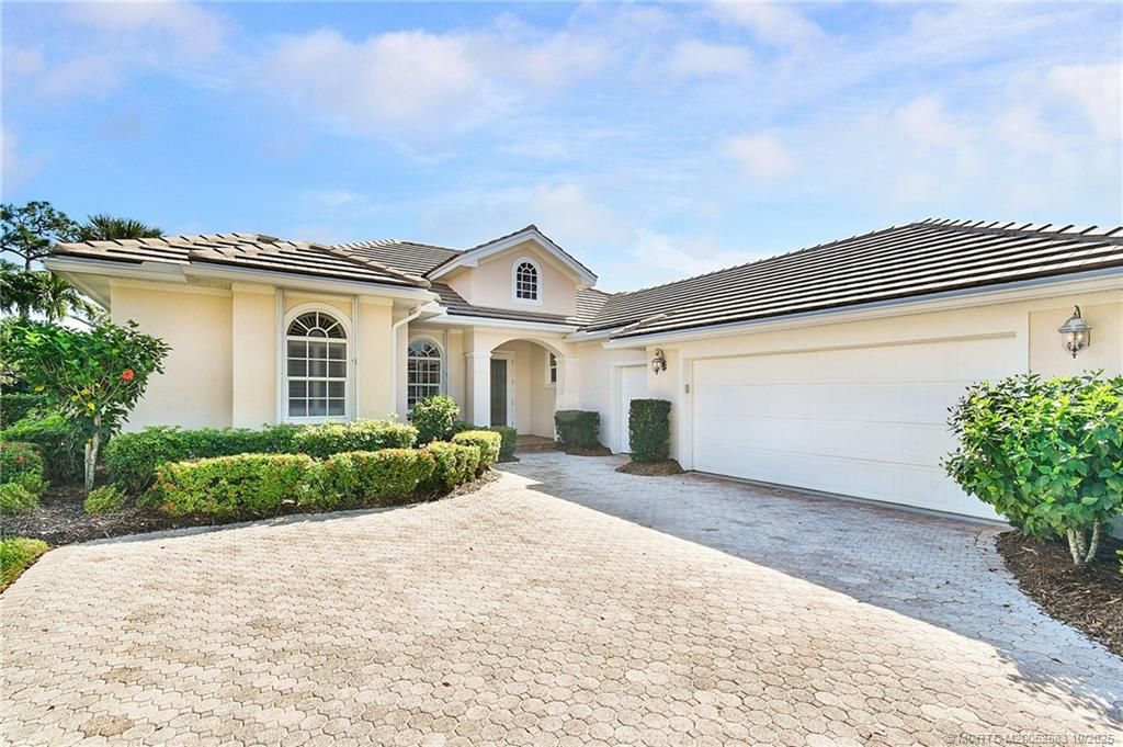 Photo of 4381 SE Coventry Lane, Stuart, FL 34997 (MLS # M20052583)