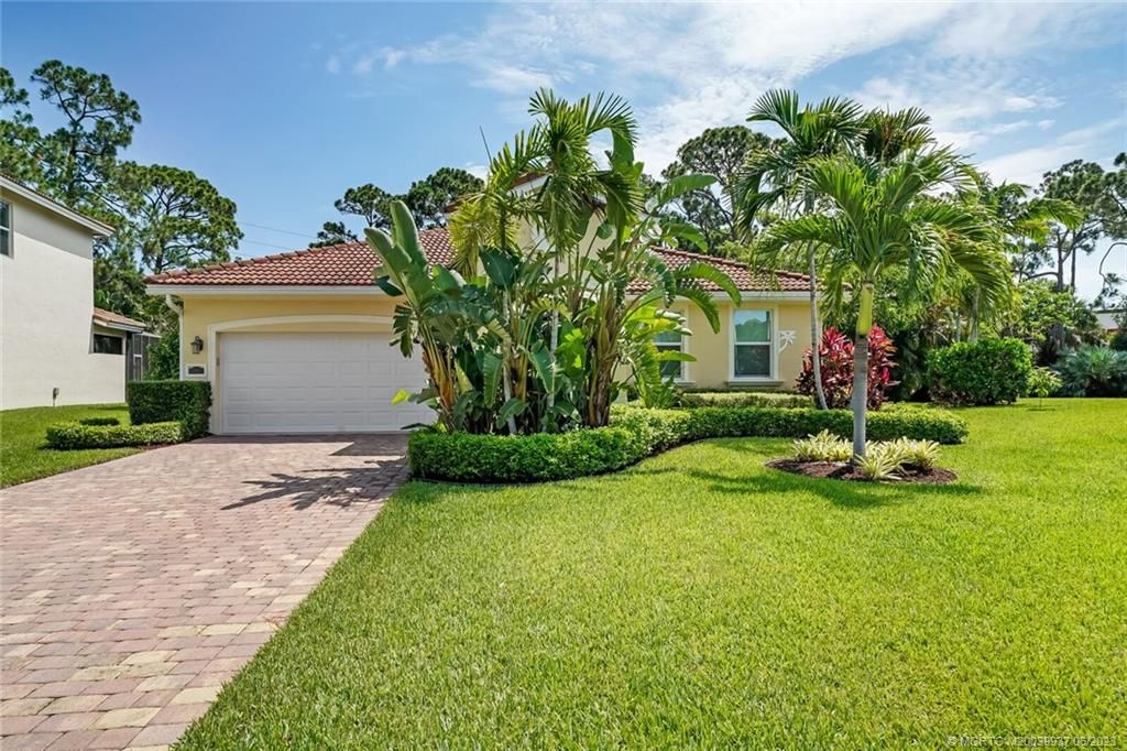 Photo of 521 NE Abaca Way, Jensen Beach, FL 34957 (MLS # M20039937)