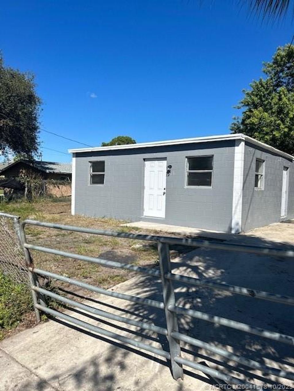 Photo of 2516 Avenue L, Fort Pierce, FL 34947 (MLS # M20041578)