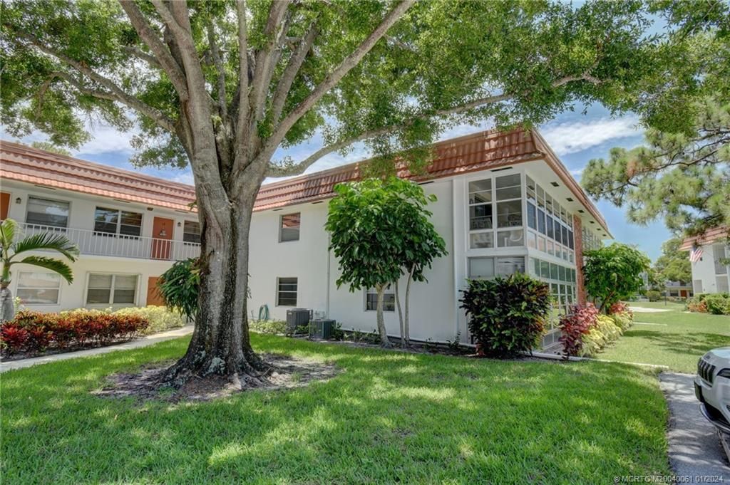 Photo of 2600 SE Ocean Boulevard #I14, Stuart, FL 34996 (MLS # M20040061)