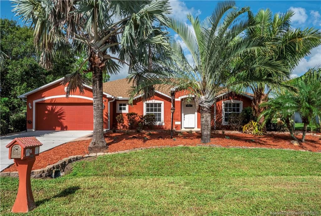 Photo of 2582 SW Warwick Street, Port Saint Lucie, FL 34984 (MLS # M20040727)