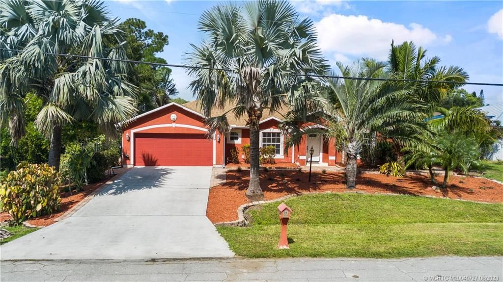 Photo of 2582 SW Warwick Street, Port Saint Lucie, FL 34984 (MLS # M20040727)