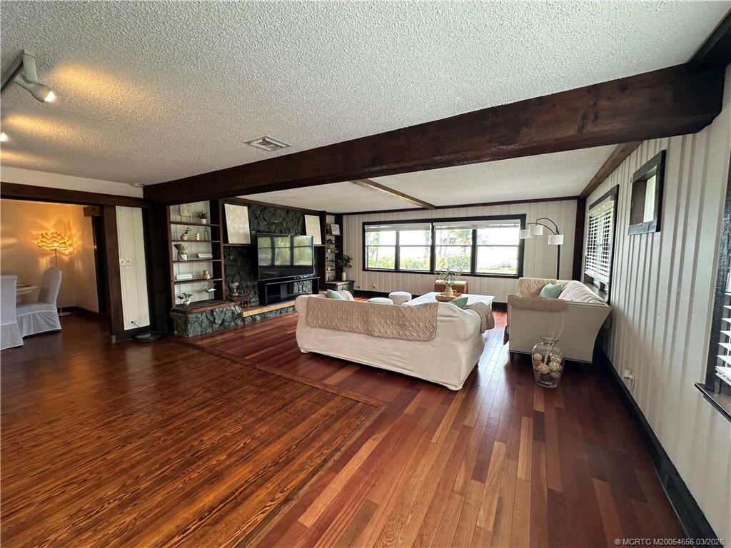 4490 NE Indian River Drive