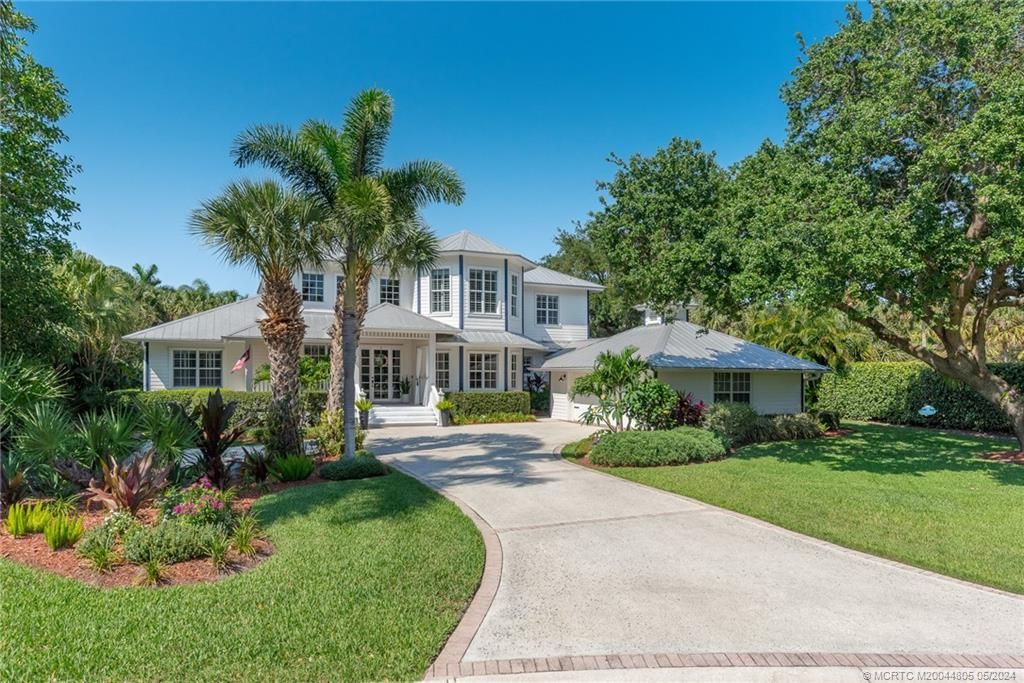 Photo of 2 Oak Hill Way, Stuart, FL 34996 (MLS # M20044805)