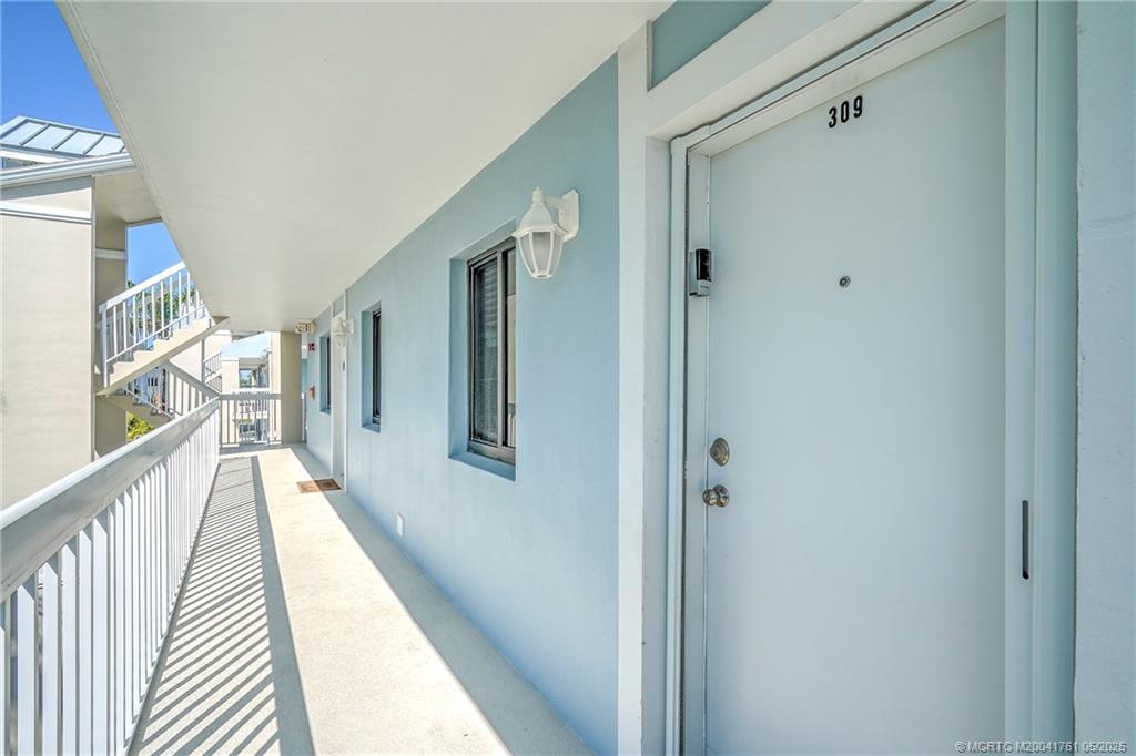 Stuart, Florida 34996, United States, 2 Bedrooms Bedrooms, ,2 BathroomsBathrooms,Residential,Active,69072