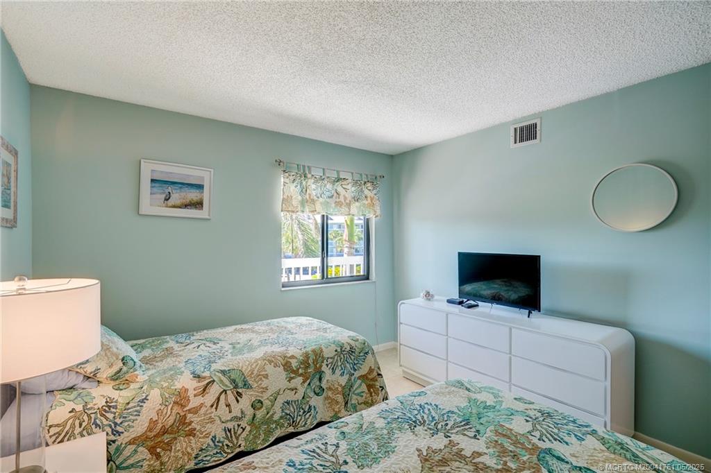 Stuart, Florida 34996, United States, 2 Bedrooms Bedrooms, ,2 BathroomsBathrooms,Residential,Active,69072