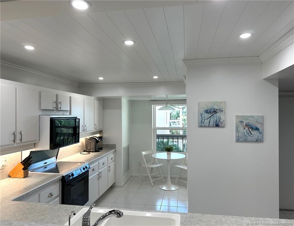 Stuart, Florida 34996, United States, 2 Bedrooms Bedrooms, ,2 BathroomsBathrooms,Residential,Active,71125