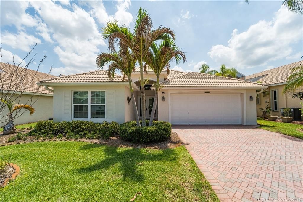 Photo of 12440 SE Plandome Drive, Hobe Sound, FL 33455 (MLS # M20056039)