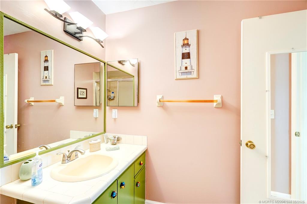 Stuart, Florida 34996, United States, 2 Bedrooms Bedrooms, ,2 BathroomsBathrooms,Residential,Active,33330