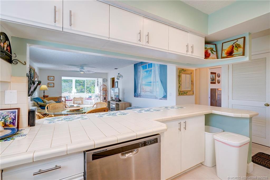 Stuart, Florida 34996, United States, 2 Bedrooms Bedrooms, ,2 BathroomsBathrooms,Residential,Active,33330