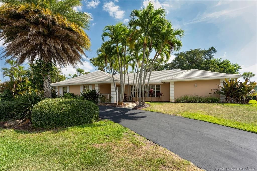 Photo of 3621 SE Court Drive, Stuart, FL 34997 (MLS # M20038445)
