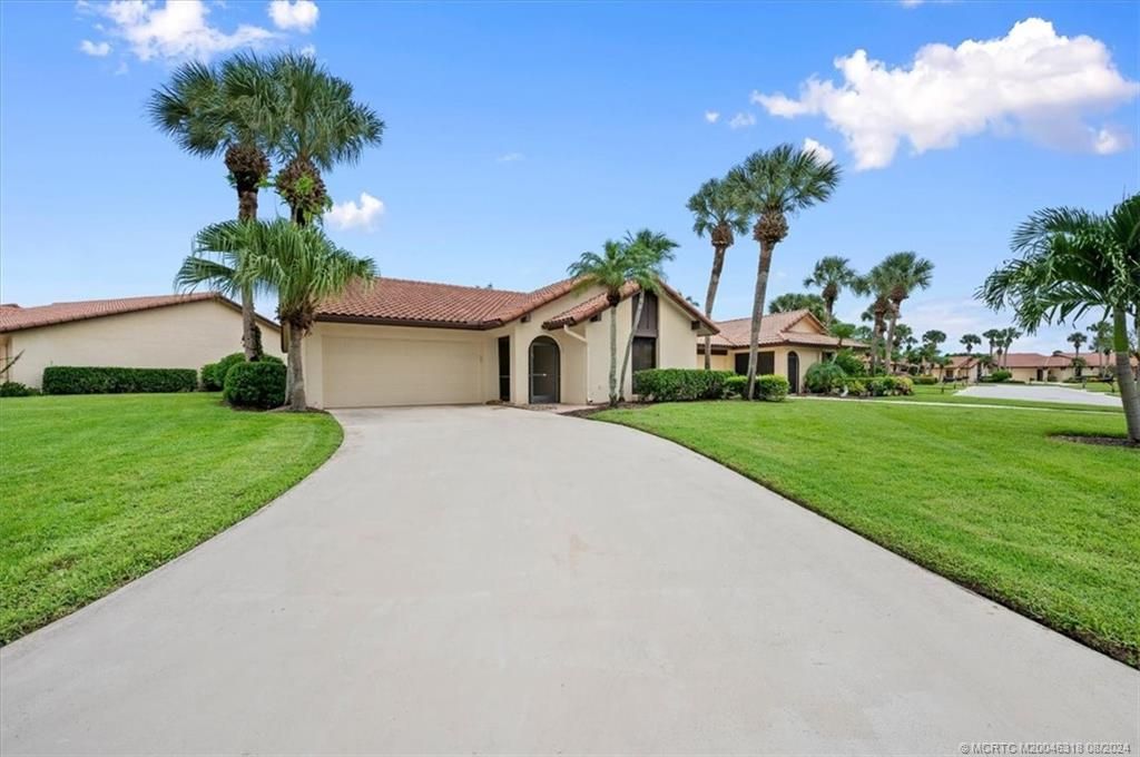 Photo of 2589 SW Bobalink Court, Palm City, FL 34990 (MLS # M20046318)