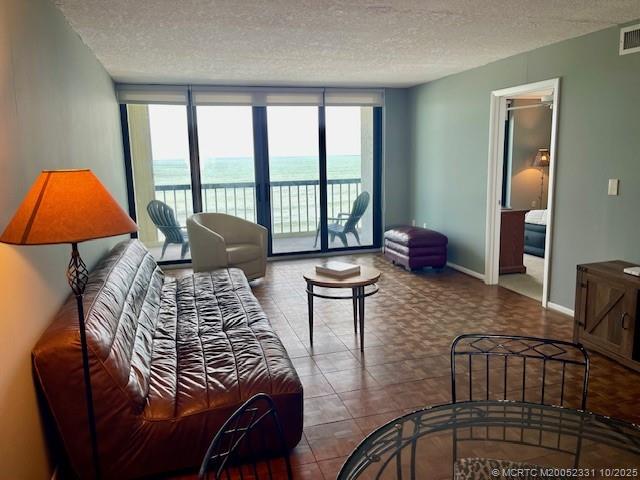 Jensen Beach, Florida 34957, United States, 2 Bedrooms Bedrooms, ,2 BathroomsBathrooms,Residential,Active,215133