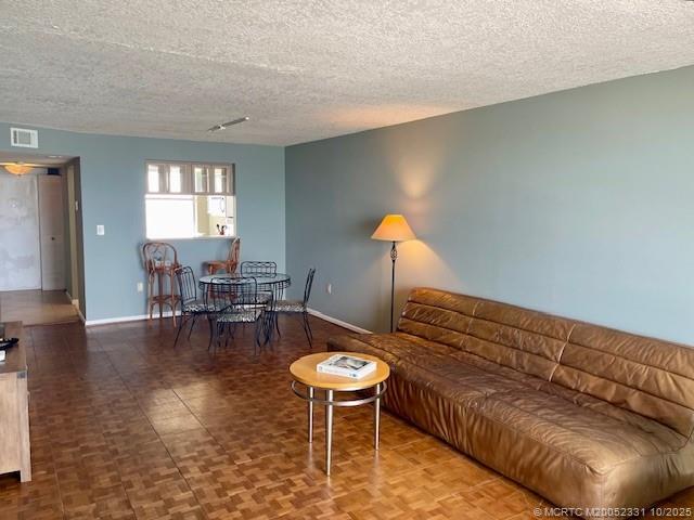 Jensen Beach, Florida 34957, United States, 2 Bedrooms Bedrooms, ,2 BathroomsBathrooms,Residential,Active,215133