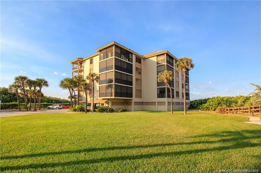 Stuart, Florida 34996, United States, 2 Bedrooms Bedrooms, ,2 BathroomsBathrooms,Residential,Active,18285