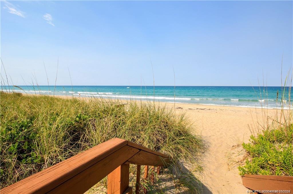 Stuart, Florida 34996, United States, 2 Bedrooms Bedrooms, ,2 BathroomsBathrooms,Residential,Active,18285