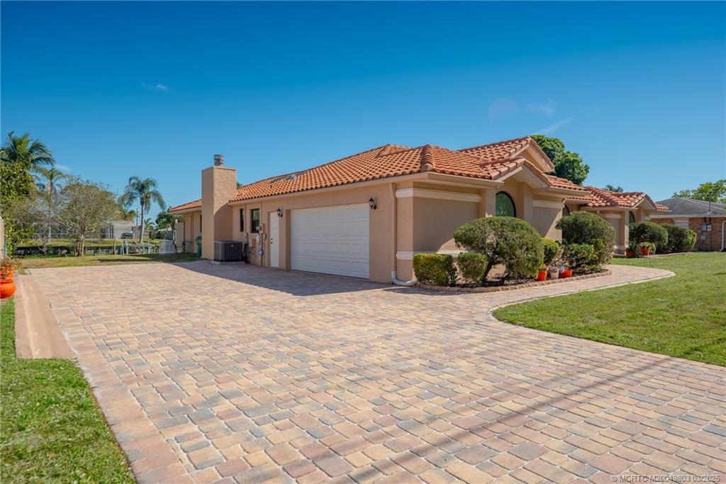 382 S Naranja Avenue