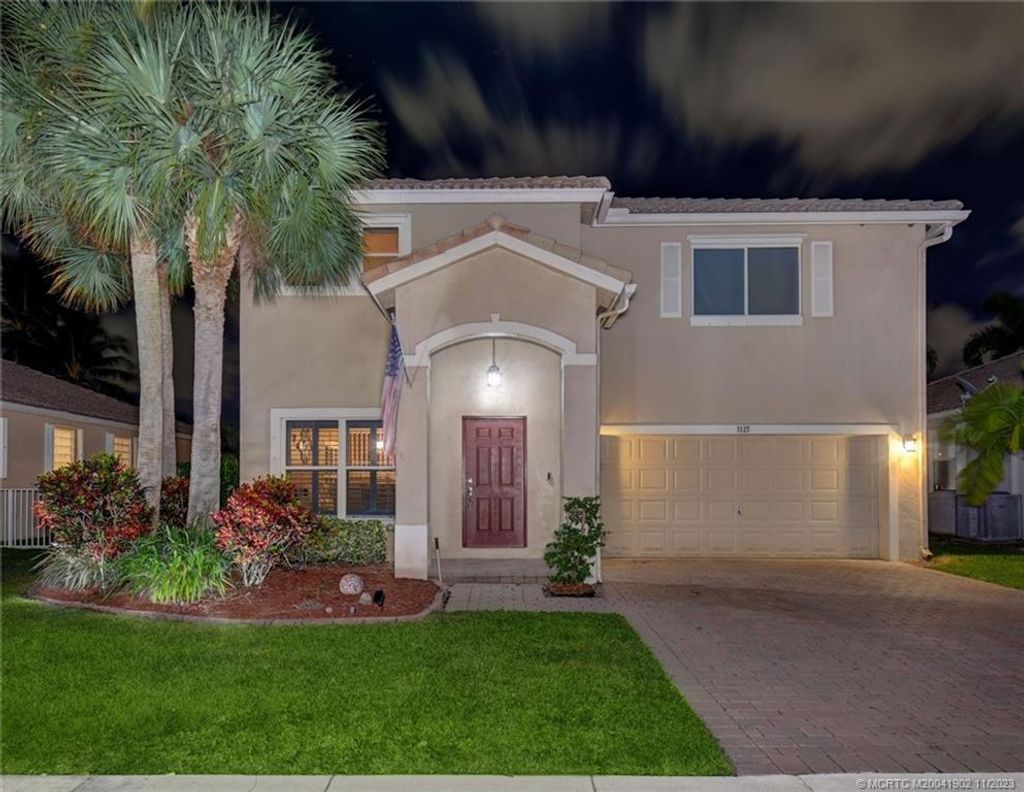 Photo of 1127 Rialto Drive, Boynton Beach, FL 33436 (MLS # M20041902)