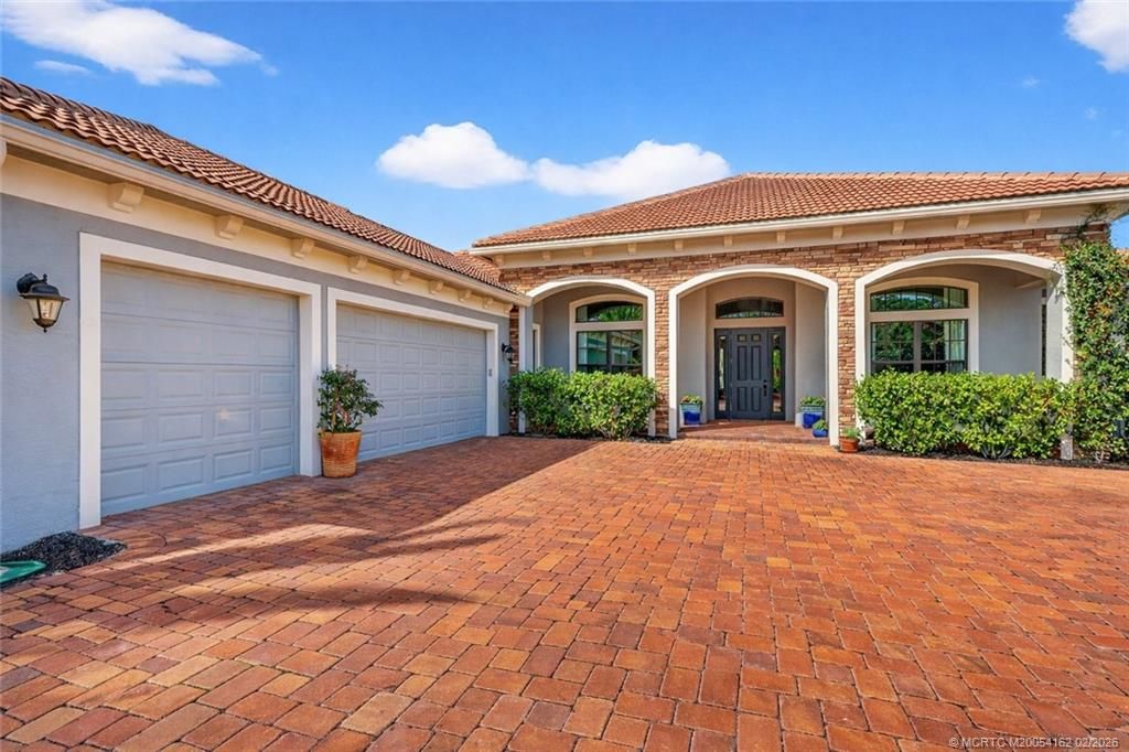 Photo of 5407 SW Pomegranate Way, Palm City, FL 34990 (MLS # M20054162)