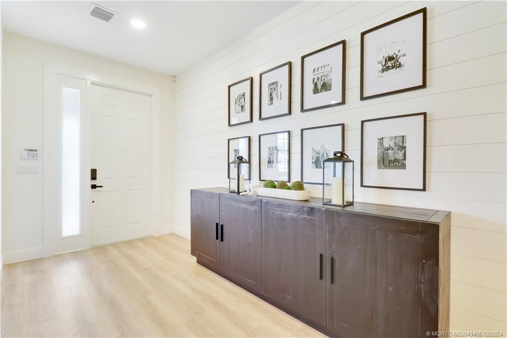 Photo of 1111 SE Kirk Street, Stuart, FL 34997 (MLS # M20043405)