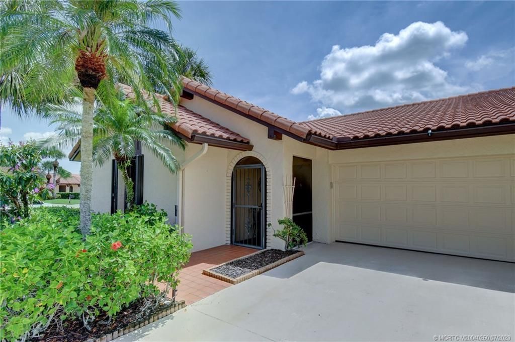 Photo of 3322 SW Bobalink Way, Palm City, FL 34990 (MLS # M20040250)