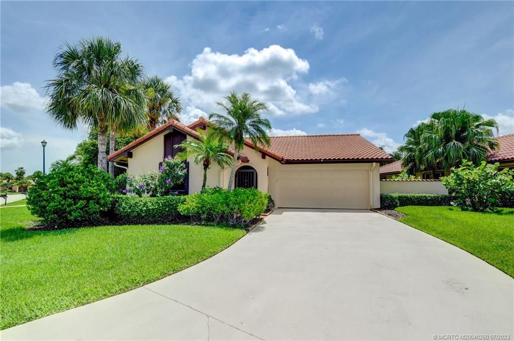Photo of 3322 SW Bobalink Way, Palm City, FL 34990 (MLS # M20040250)