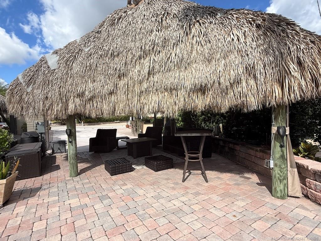 469 NW Sandtrap Lane