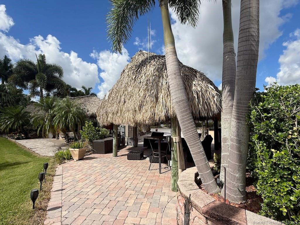 469 NW Sandtrap Lane