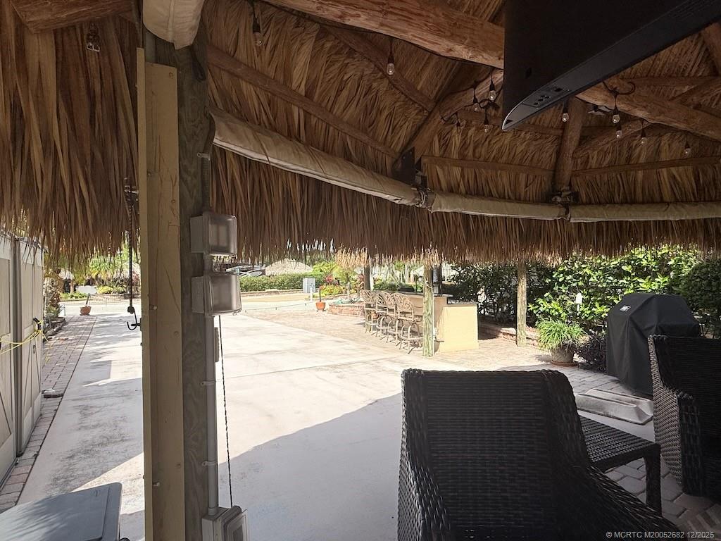 469 NW Sandtrap Lane