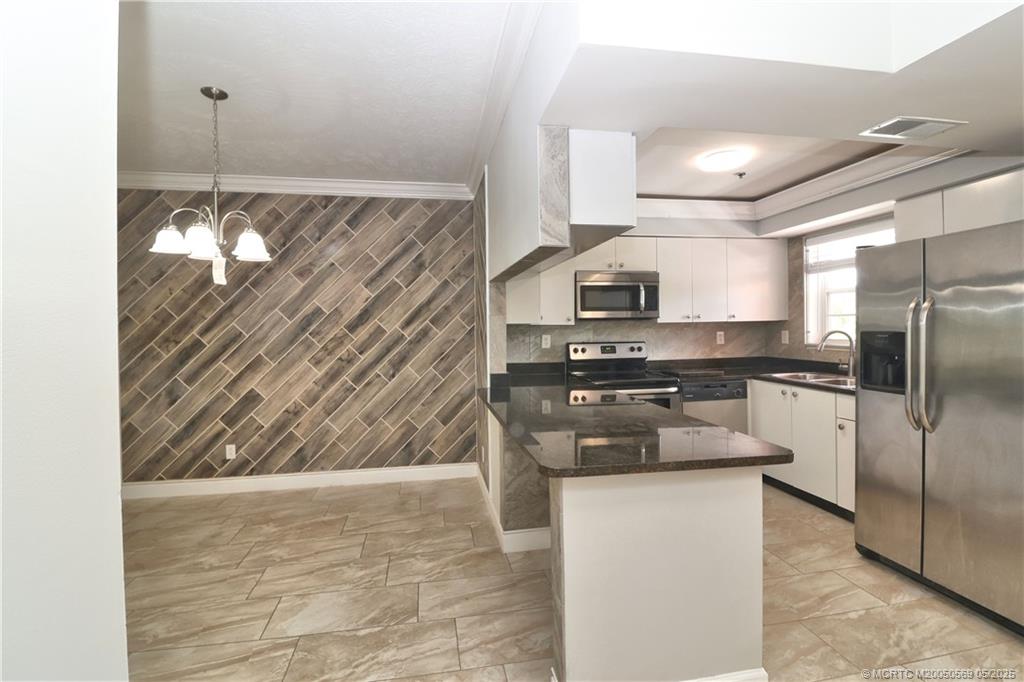 Stuart, Florida 34996, United States, 2 Bedrooms Bedrooms, ,2 BathroomsBathrooms,Residential,Active,127435